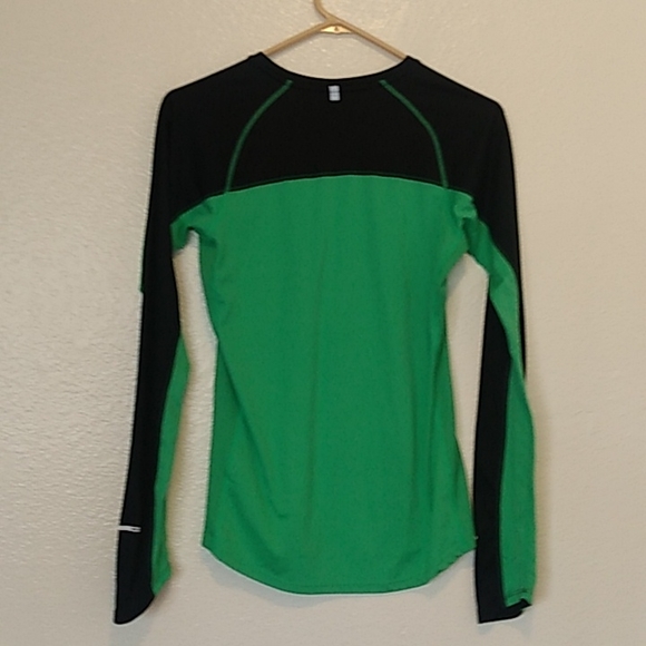 Ladies top - Picture 2 of 2